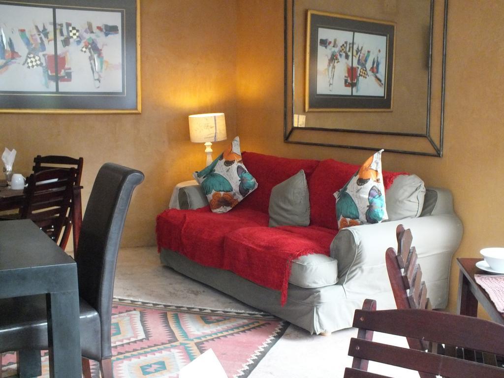 Uzuri Guesthouse Cc Уиндхоек Екстериор снимка