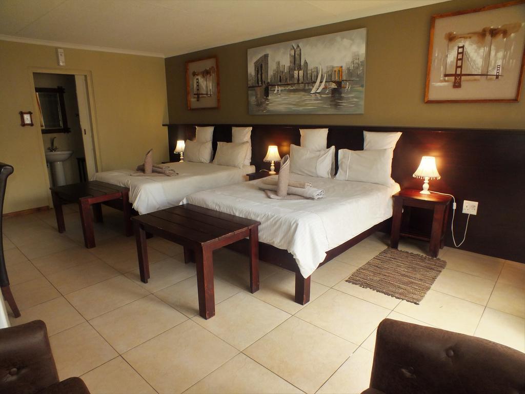 Uzuri Guesthouse Cc Уиндхоек Екстериор снимка