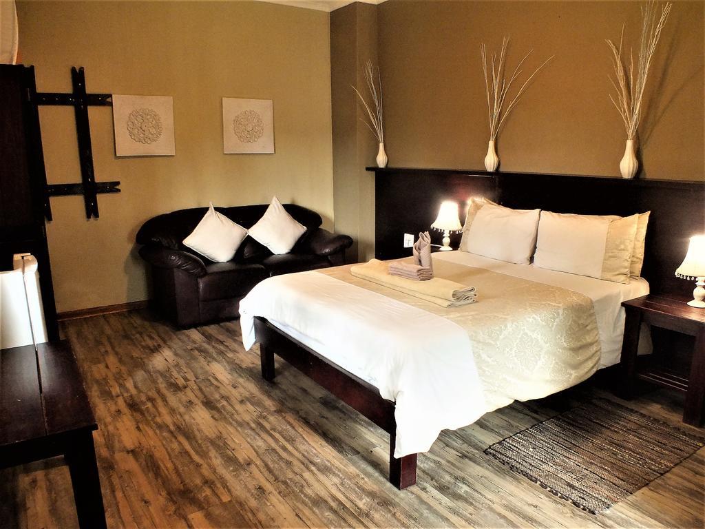 Uzuri Guesthouse Cc Уиндхоек Екстериор снимка