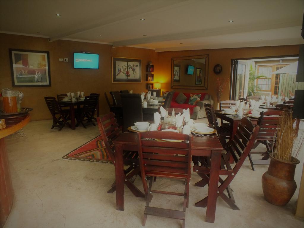 Uzuri Guesthouse Cc Уиндхоек Екстериор снимка