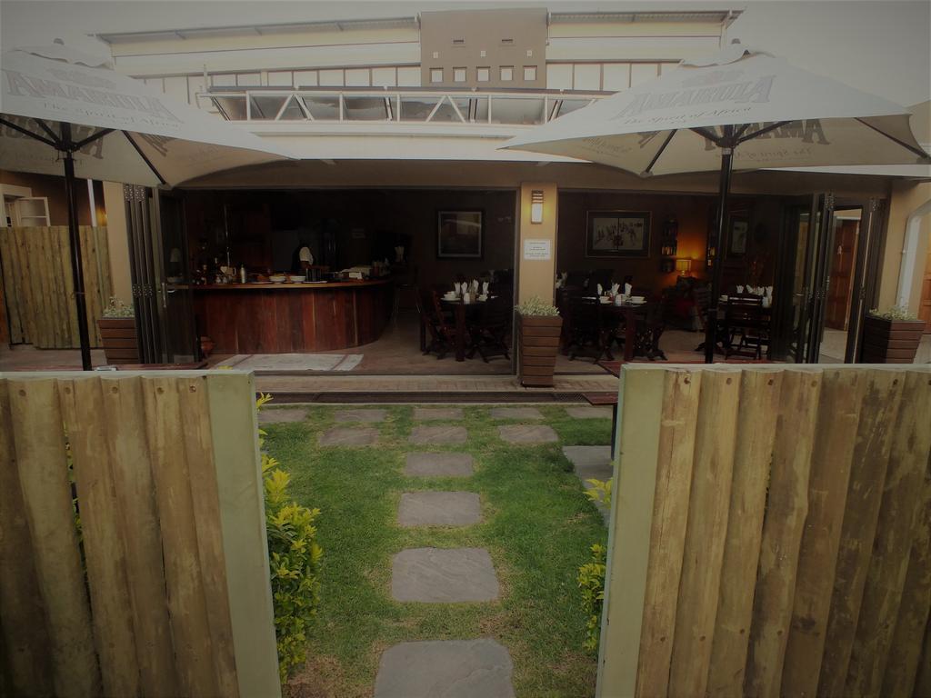 Uzuri Guesthouse Cc Уиндхоек Екстериор снимка